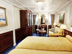 Cruise met Sea Cloud's Sea Cloud II. Bekijk hier de verschillende categorieën hutten en boek uw cruise bij Cruise2Travel